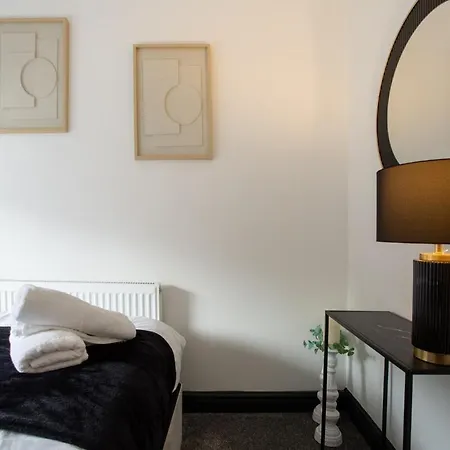 Апартаменти 3br In - Perfect For Family Лідс