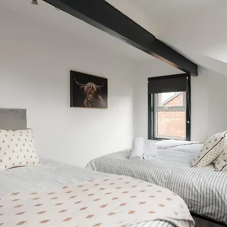 3br In - Perfect For Family Апартаменти Лідс