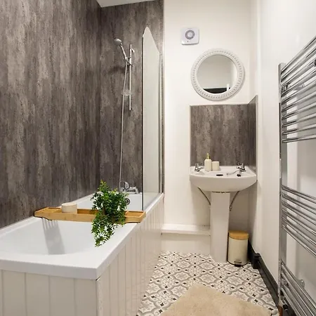 3br In - Perfect For Family Apartment Leeds (West Yorkshire)