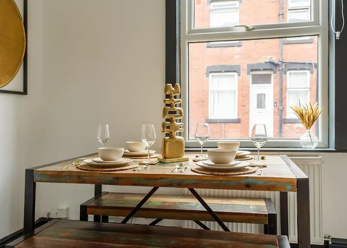 3br In - Perfect For Family Apartment