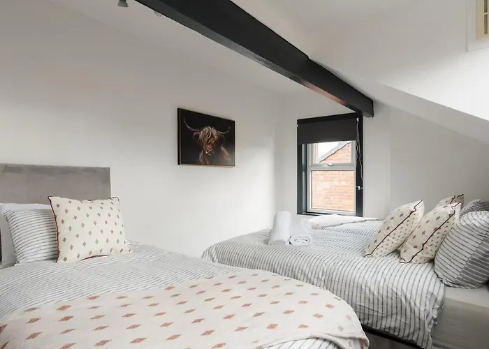 3br In - Perfect For Family דירה לידס