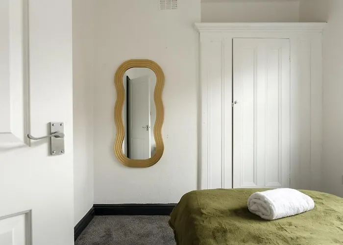 3br In - Perfect For Family * לידס